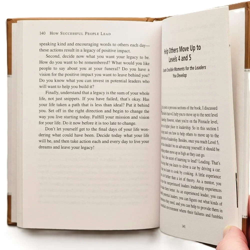 How Successful People Lead: Taking Your Influence to the Next Level by Maxwell